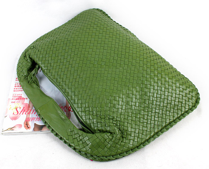 Bottega Veneta Maxi Veneta intrecciato leather shoulder bag 5092s green
